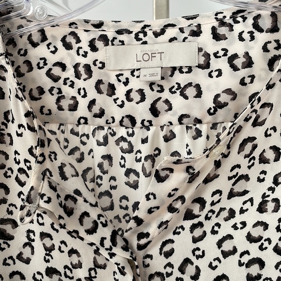 LOFT leopard print button up blouse size medium - Picture 2 of 7